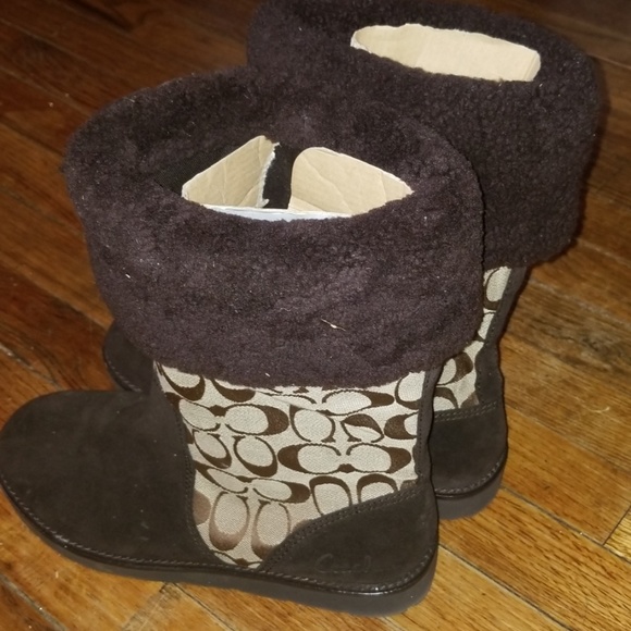 Boots - Picture 2 of 4